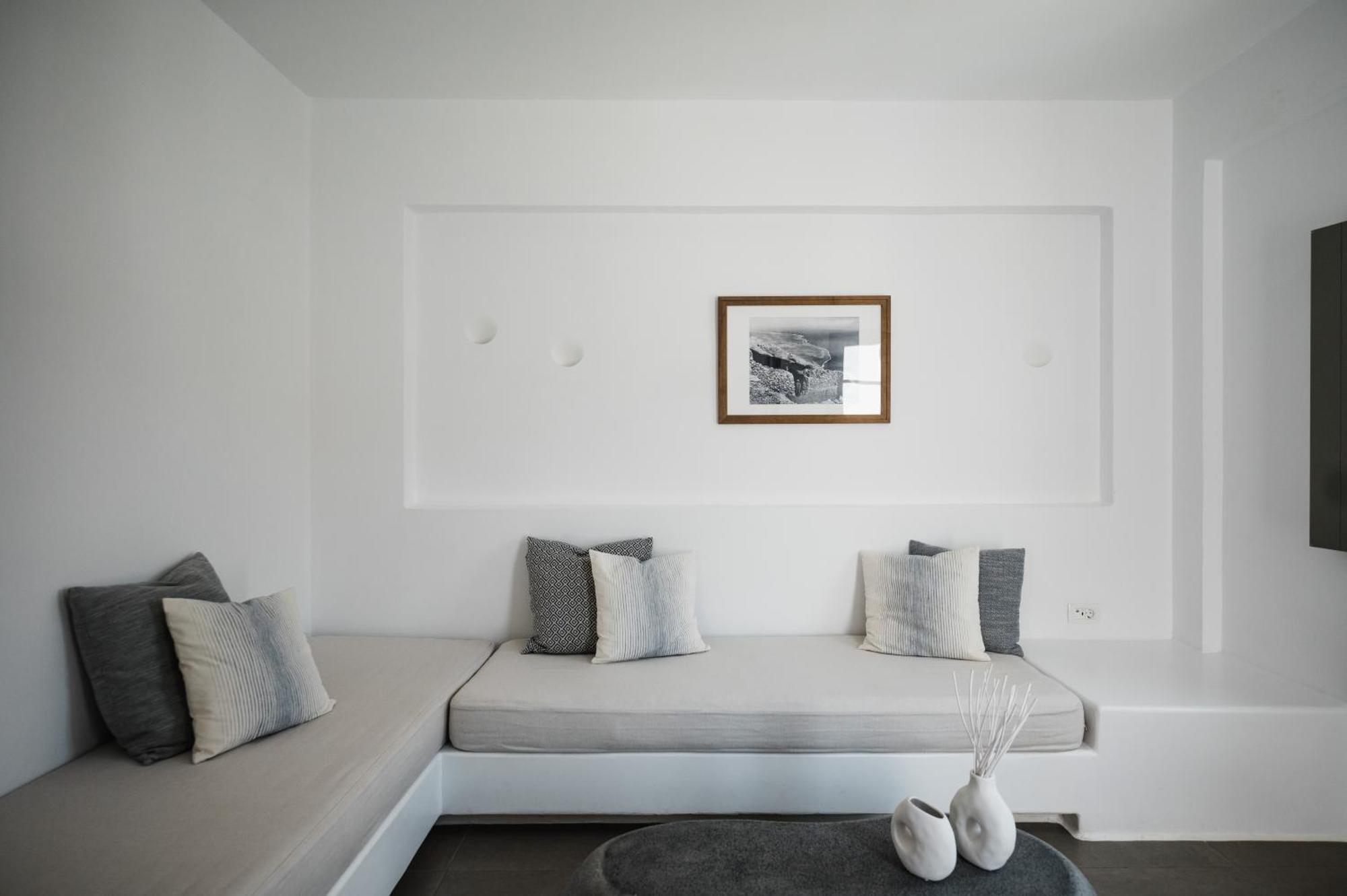 Amphitrite Suites Santorini Vóthon Exterior foto