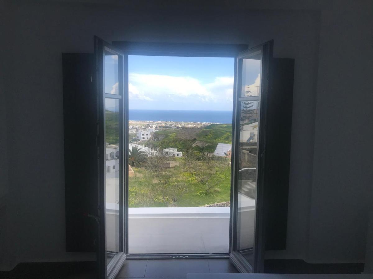 Amphitrite Suites Santorini Vóthon Exterior foto